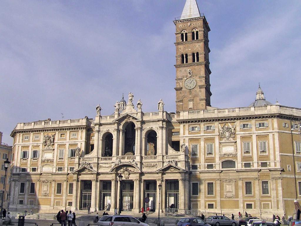 Acomodação com café da manhã  Merulana Roma